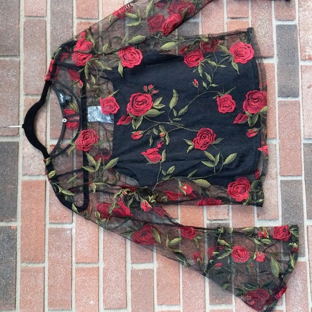 Lord and Taylor Top Size Medium - Picture 5 of 13